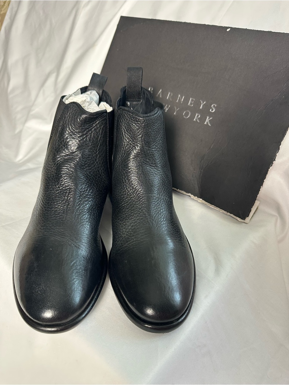 NEW Barneys New York Italy Cervo Leather Chelsea Boots 6M